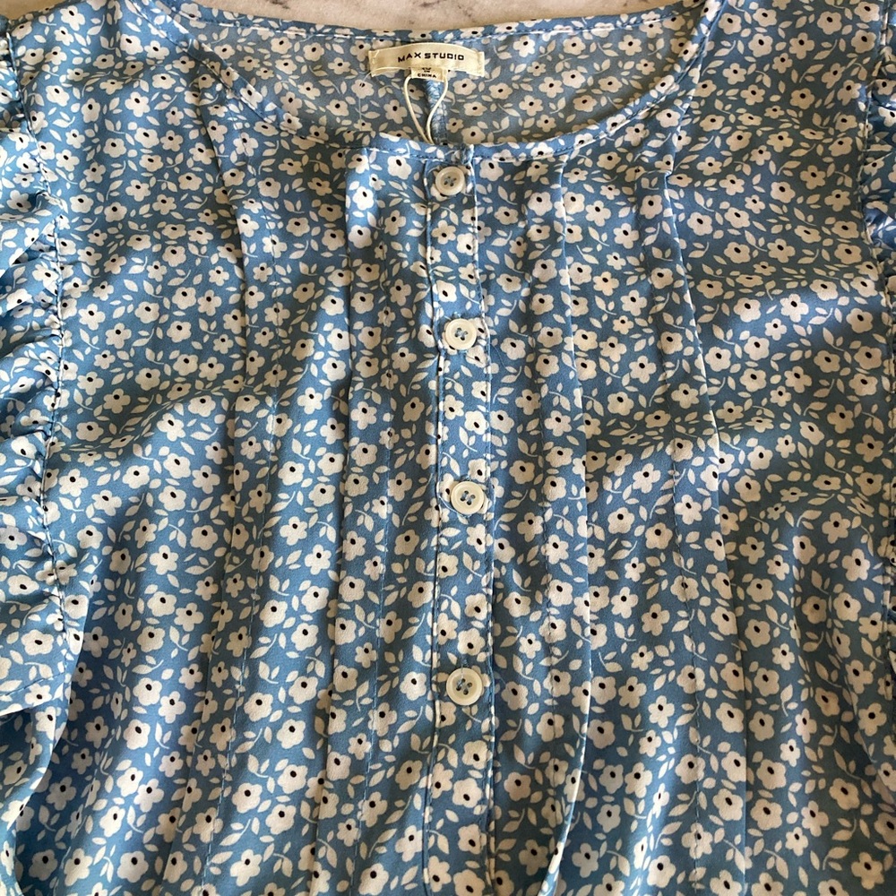 Blue Floral Ruffle Blouse - Picture 3 of 9